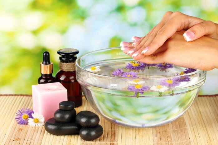 طرق تجديد بشرة اليدين باستخدام العلاجات الشعبية